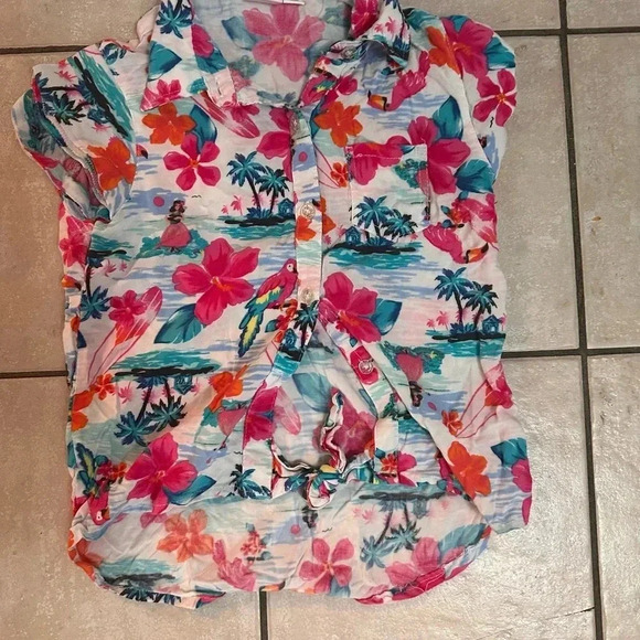 3 TOPS AND SHORT CHILDREN  PLACE SUMMER SET - Picture 1 of 10